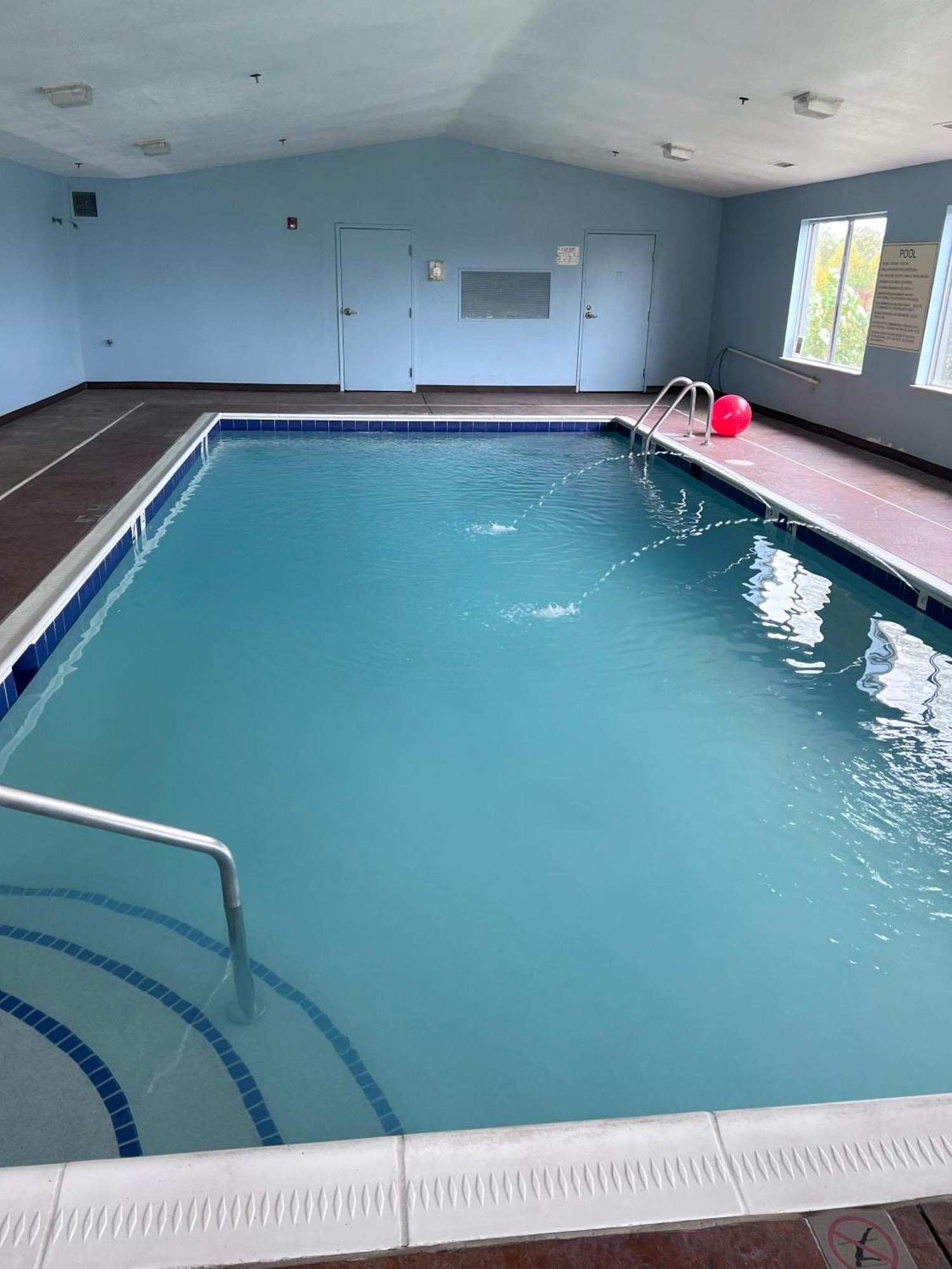 Wingate By Wyndham Dublin Near Claytor Lake State Park Buitenkant foto