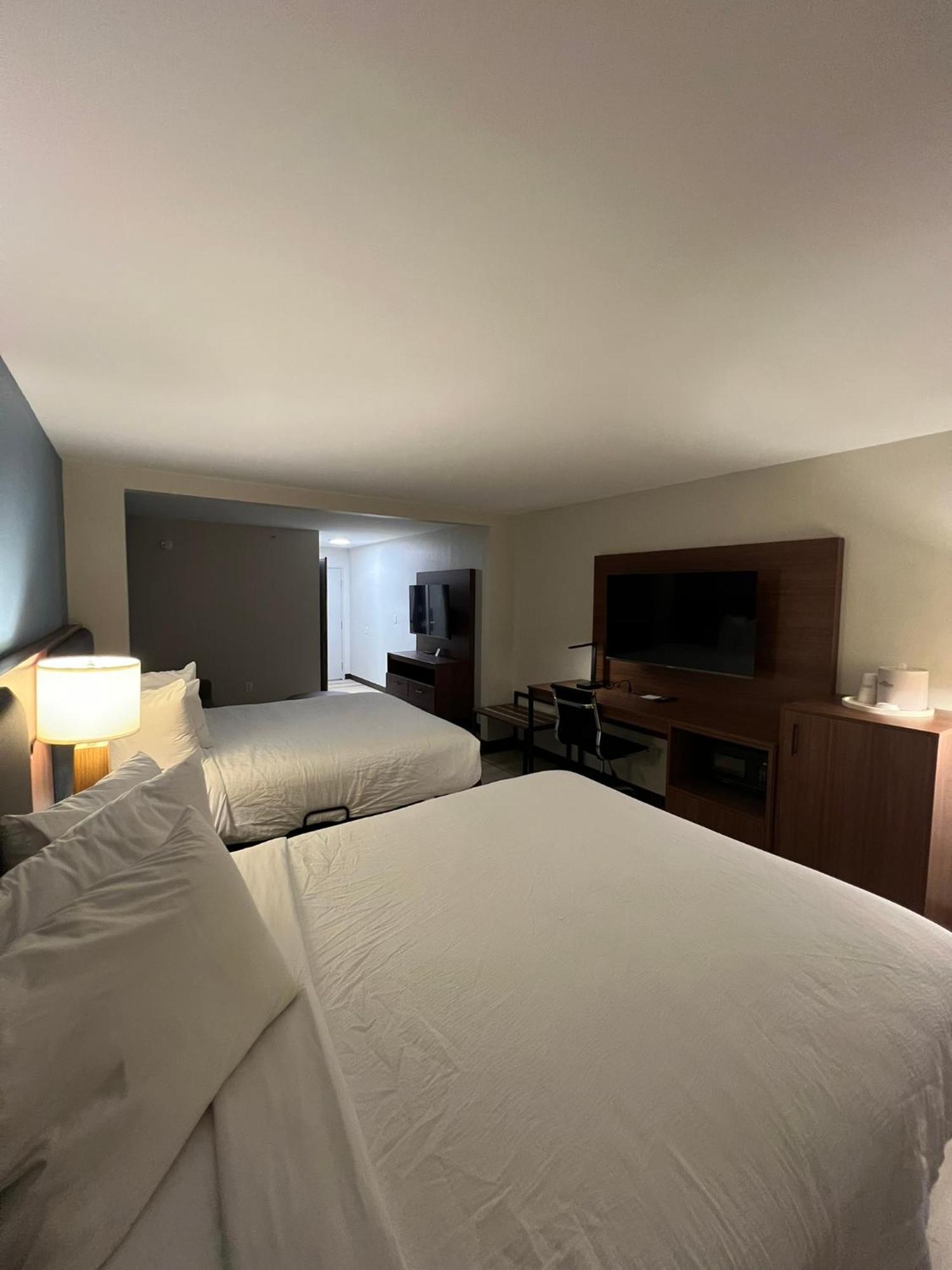 Wingate By Wyndham Dublin Near Claytor Lake State Park Buitenkant foto